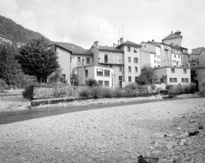 Bâtiments vus du sud. © Région Bourgogne-Franche-Comté, Inventaire du patrimoine Bâtiments vus du sud. © Région Bourgogne-Franche-Comté, Inventaire du patrimoine