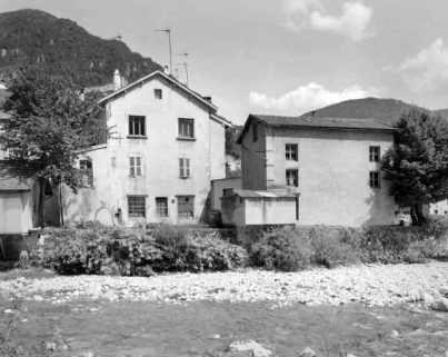 Bâtiments vus de l'ouest. © Région Bourgogne-Franche-Comté, Inventaire du patrimoine Bâtiments vus de l'ouest. © Région Bourgogne-Franche-Comté, Inventaire du patrimoine