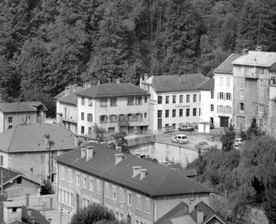 Vue d'ensemble depuis l'est. © Région Bourgogne-Franche-Comté, Inventaire du patrimoine Vue d'ensemble depuis l'est. © Région Bourgogne-Franche-Comté, Inventaire du patrimoine
