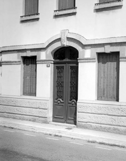 Entrée du 2e bâtiment. © Région Bourgogne-Franche-Comté, Inventaire du patrimoine