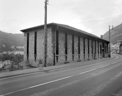 Façades antérieure et latérale droite du séchoir à ébauchons. © Région Bourgogne-Franche-Comté, Inventaire du patrimoine