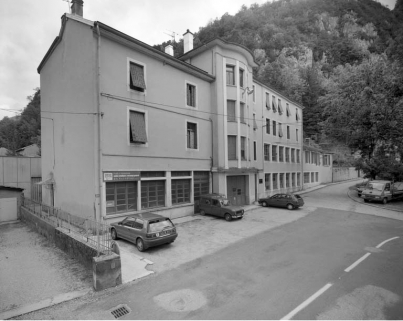 Façade antérieure de trois quarts gauche. © Région Bourgogne-Franche-Comté, Inventaire du patrimoine