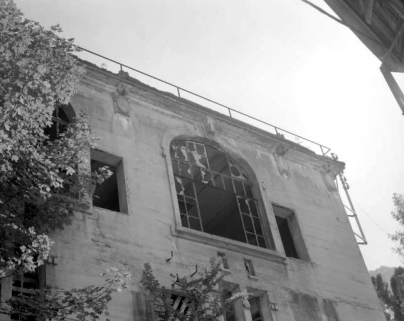 Façade latérale gauche du transformateur : baies à l'étage. © Région Bourgogne-Franche-Comté, Inventaire du patrimoine