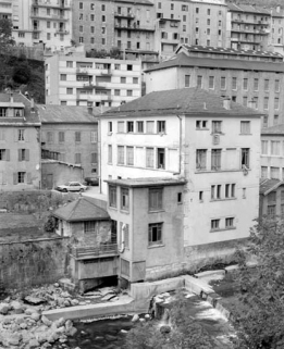 Bureau Dalloz : façades postérieure et latérale gauche. © Région Bourgogne-Franche-Comté, Inventaire du patrimoine Bureau Dalloz : façades postérieure et latérale gauche. © Région Bourgogne-Franche-Comté, Inventaire du patrimoine