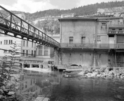 Diamanterie Dalloz : partie gauche de la façade postérieure. © Région Bourgogne-Franche-Comté, Inventaire du patrimoine Diamanterie Dalloz : partie gauche de la façade postérieure. © Région Bourgogne-Franche-Comté, Inventaire du patrimoine