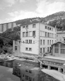 Bureau Dalloz : façades postérieure et latérale gauche. © Région Bourgogne-Franche-Comté, Inventaire du patrimoine Bureau Dalloz : façades postérieure et latérale gauche. © Région Bourgogne-Franche-Comté, Inventaire du patrimoine