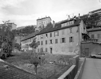 Logement d'ouvriers et logement patronal Dalloz : façade antérieure de trois quarts droite. © Région Bourgogne-Franche-Comté, Inventaire du patrimoine Logement d'ouvriers et logement patronal Dalloz : façade antérieure de trois quarts droite. © Région Bourgogne-Franche-Comté, Inventaire du patrimoine