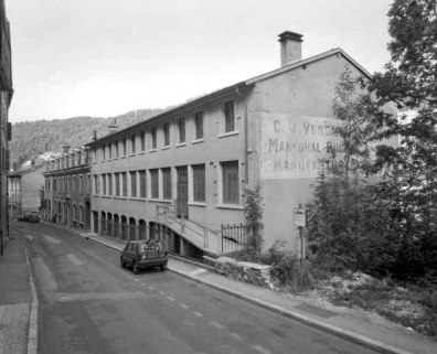 Façade antérieure de trois quarts droite. © Région Bourgogne-Franche-Comté, Inventaire du patrimoine