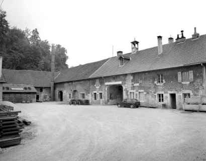 Façade postérieure de l'aile sud. © Région Bourgogne-Franche-Comté, Inventaire du patrimoine