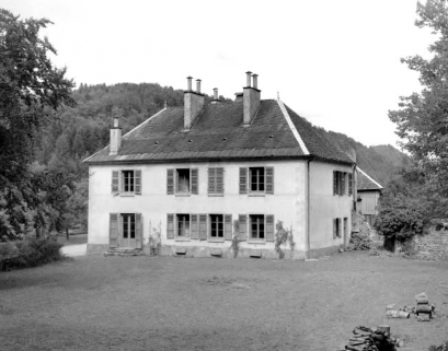 Façade latérale droite de l'habitation, vue rapprochée. © Région Bourgogne-Franche-Comté, Inventaire du patrimoine