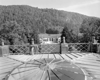 Vue de la ferme depuis le toit de la demeure. © Région Bourgogne-Franche-Comté, Inventaire du patrimoine