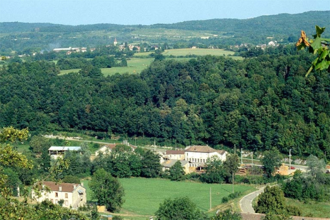 Vue d'ensemble plongeante depuis l'ouest. © Région Bourgogne-Franche-Comté, Inventaire du patrimoine