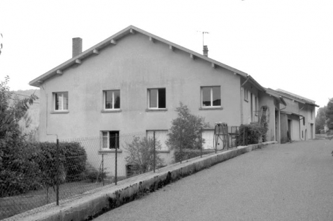 Façades latérale droite et postérieure. © Région Bourgogne-Franche-Comté, Inventaire du patrimoine
