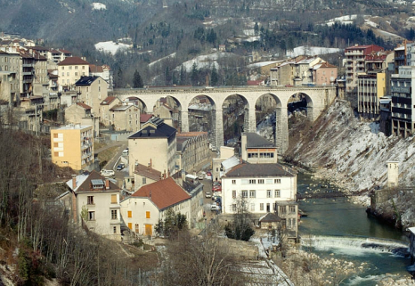 Vue d'ensemble du site depuis le sud. © Région Bourgogne-Franche-Comté, Inventaire du patrimoine Vue d'ensemble du site depuis le sud. © Région Bourgogne-Franche-Comté, Inventaire du patrimoine