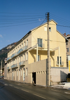 Façade antérieure de trois quarts droite. © Région Bourgogne-Franche-Comté, Inventaire du patrimoine