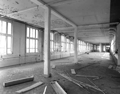Intérieur d'un atelier de montage (bâtiment 2b, 2e étage). © Région Bourgogne-Franche-Comté, Inventaire du patrimoine