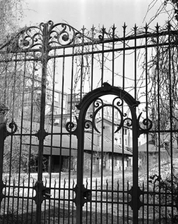 Détail de la grille d'entrée. © Région Bourgogne-Franche-Comté, Inventaire du patrimoine