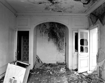 Boiserie au rez-de-chaussée du logement d'ouvriers (19). © Région Bourgogne-Franche-Comté, Inventaire du patrimoine