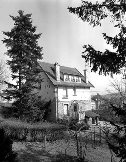 Façade antérieure du logement patronal, de trois quarts gauche. © Région Bourgogne-Franche-Comté, Inventaire du patrimoine
