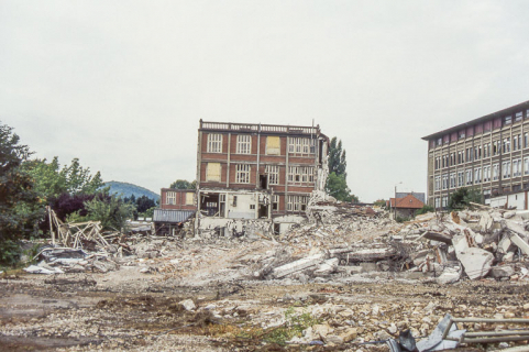Destruction de l'usine, 22 août 1993 : atelier (6a) vu depuis le nord-est. © Région Bourgogne-Franche-Comté, Inventaire du patrimoine