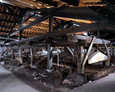Poêle vue de trois quarts. © Région Bourgogne-Franche-Comté, Inventaire du patrimoine Poêle vue de trois quarts. © Région Bourgogne-Franche-Comté, Inventaire du patrimoine