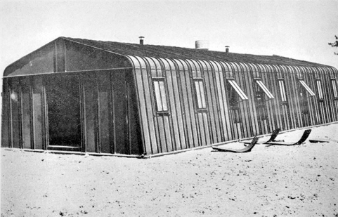 Montage d'un baraquement métallique dans les années 1940 : état final. © Région Bourgogne-Franche-Comté, Inventaire du patrimoine