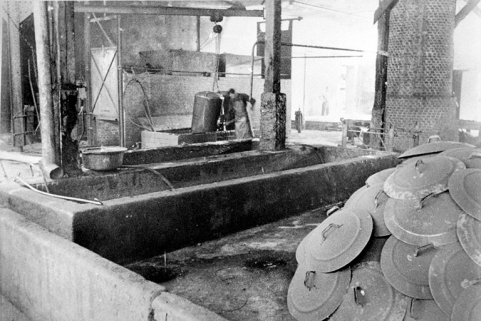 Intérieur de l'atelier de galvanisation. © Région Bourgogne-Franche-Comté, Inventaire du patrimoine