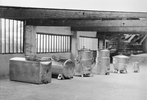 Réservoirs et chaudières à marmite F.S.A. dans l'atelier (D). © Région Bourgogne-Franche-Comté, Inventaire du patrimoine
