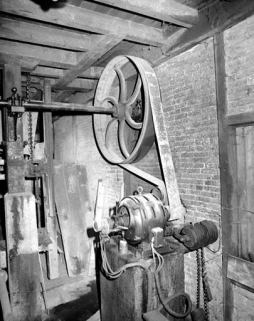 Système d'entraînement : moteur électrique. © Région Bourgogne-Franche-Comté, Inventaire du patrimoine