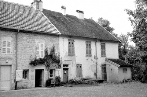 Façade postérieure du logement. © Région Bourgogne-Franche-Comté, Inventaire du patrimoine