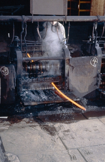 Laminoir : travail en cage de dégrossis (détail). © Région Bourgogne-Franche-Comté, Inventaire du patrimoine