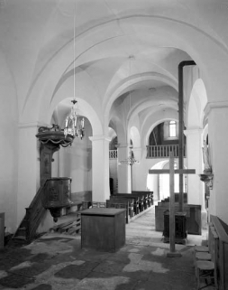 Elévation intérieure sud de la nef, vue depuis le choeur. © Région Bourgogne-Franche-Comté, Inventaire du patrimoine Elévation intérieure sud de la nef, vue depuis le choeur. © Région Bourgogne-Franche-Comté, Inventaire du patrimoine