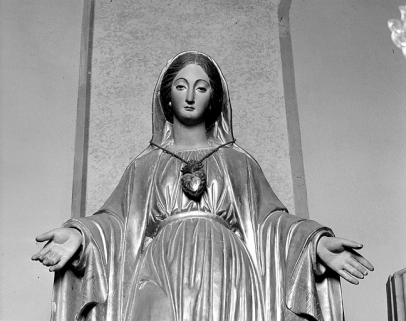Détail : le buste de la Vierge. © Région Bourgogne-Franche-Comté, Inventaire du patrimoine