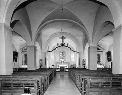 La nef et le choeur, vus depuis l'entrée. © Région Bourgogne-Franche-Comté, Inventaire du patrimoine La nef et le choeur, vus depuis l'entrée. © Région Bourgogne-Franche-Comté, Inventaire du patrimoine