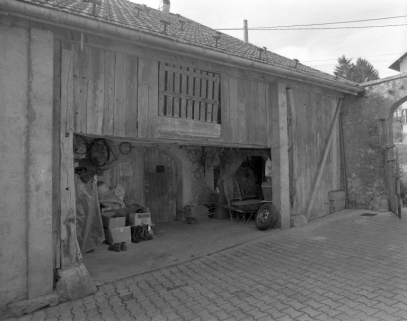 Accès à l'étable depuis la cour. © Région Bourgogne-Franche-Comté, Inventaire du patrimoine