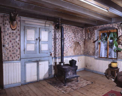 Intérieur du séjour (poêle), arrière de la cheminée. © Région Bourgogne-Franche-Comté, Inventaire du patrimoine