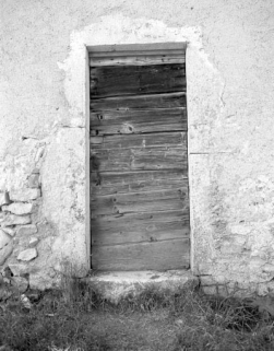La porte d'accès au logis. © Région Bourgogne-Franche-Comté, Inventaire du patrimoine La porte d'accès au logis. © Région Bourgogne-Franche-Comté, Inventaire du patrimoine