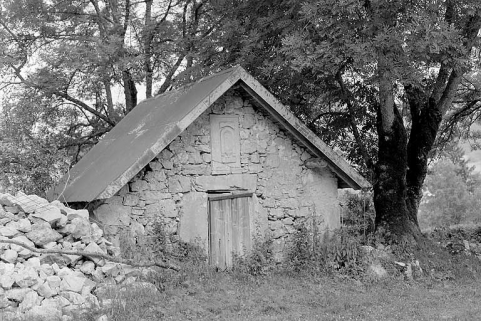 Grenier fort. © Région Bourgogne-Franche-Comté, Inventaire du patrimoine Grenier fort. © Région Bourgogne-Franche-Comté, Inventaire du patrimoine