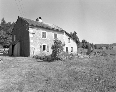 Façade antérieure et face gauche de la maison de douaniers. © Région Bourgogne-Franche-Comté, Inventaire du patrimoine
