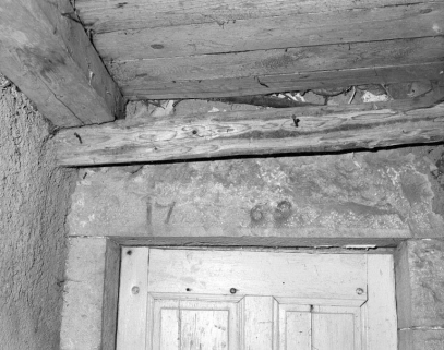 Porte d'accès au logis. © Région Bourgogne-Franche-Comté, Inventaire du patrimoine Porte d'accès au logis. © Région Bourgogne-Franche-Comté, Inventaire du patrimoine