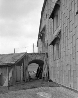 Détail de la face gauche avec pont de grange. © Région Bourgogne-Franche-Comté, Inventaire du patrimoine