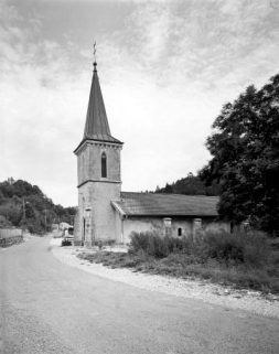 Extérieur : face sud et tour-clocher. © Région Bourgogne-Franche-Comté, Inventaire du patrimoine