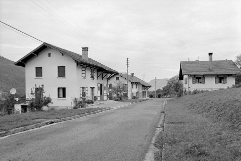 Rue principale, en allant vers Villard Saint Sauveur. © Région Bourgogne-Franche-Comté, Inventaire du patrimoine