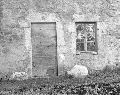 La porte d'accès à l'extension sur l'arrière de la ferme. © Région Bourgogne-Franche-Comté, Inventaire du patrimoine