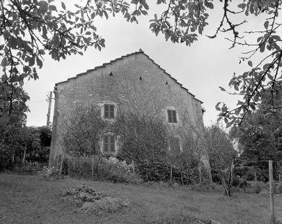 Face droite. © Région Bourgogne-Franche-Comté, Inventaire du patrimoine Face droite. © Région Bourgogne-Franche-Comté, Inventaire du patrimoine