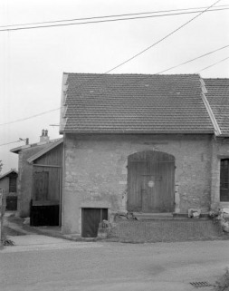 Façade postérieure de la ferme, sur la rue. © Région Bourgogne-Franche-Comté, Inventaire du patrimoine