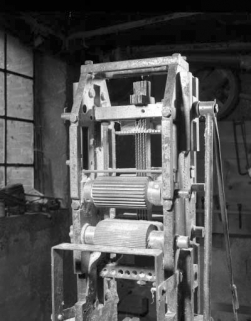 Détail : rouleaux et lames de scie. © Région Bourgogne-Franche-Comté, Inventaire du patrimoine