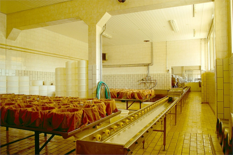 Intérieur de la salle de moulage du bleu de Gex. © Région Bourgogne-Franche-Comté, Inventaire du patrimoine