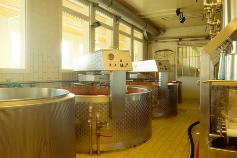 Cuves de fabrication du comté. © Région Bourgogne-Franche-Comté, Inventaire du patrimoine