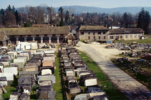 Vue d'ensemble : aire des matières premières et ateliers de fabrication. © Région Bourgogne-Franche-Comté, Inventaire du patrimoine